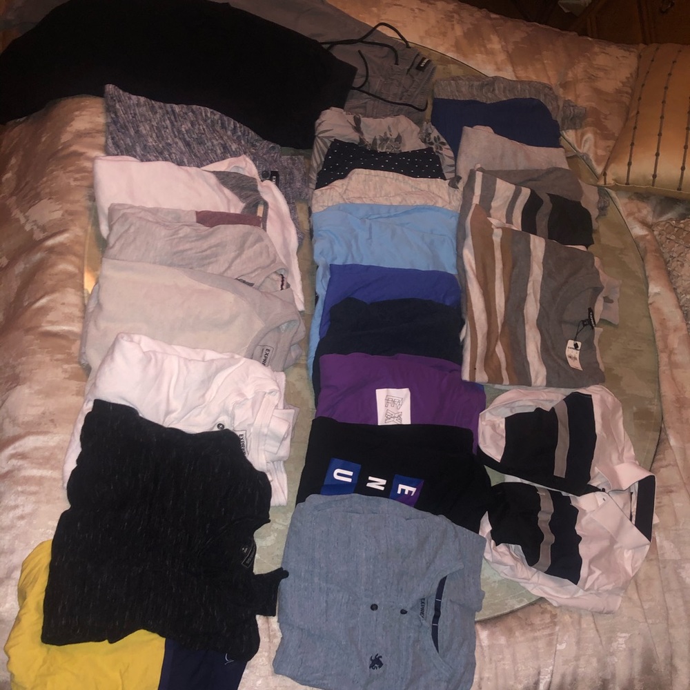 COPY - COPY - 🔴🔵Mens Small clothing bundle!!🔴🔵